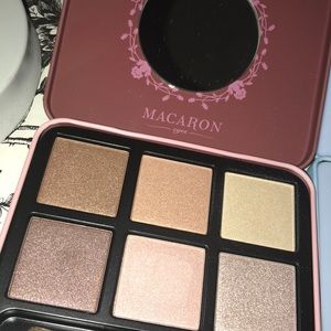 Macaron eyeshadow palette